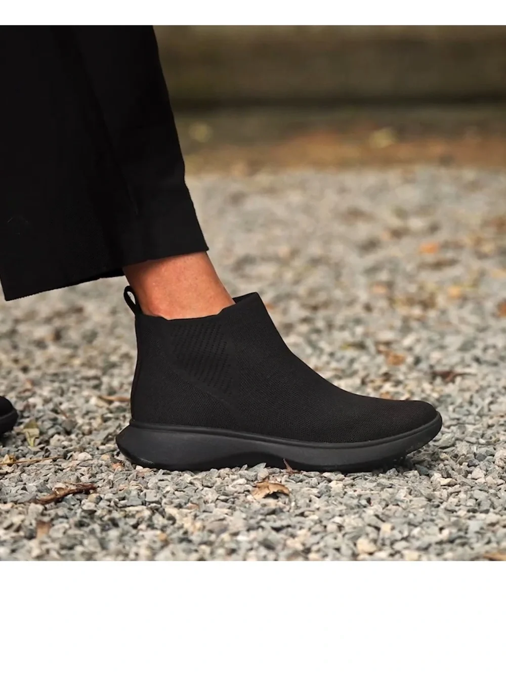 Vivaia women’s black